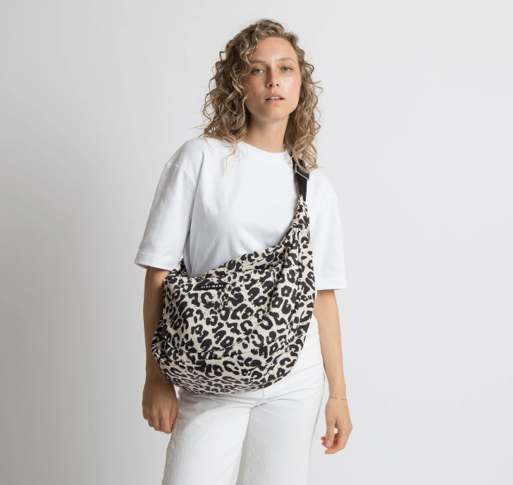 Padded Hip Bag Oversized | Leo Black/Sand