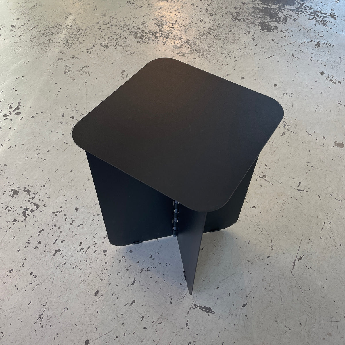 Ausstellungsstück | Beistelltisch Hinge Small