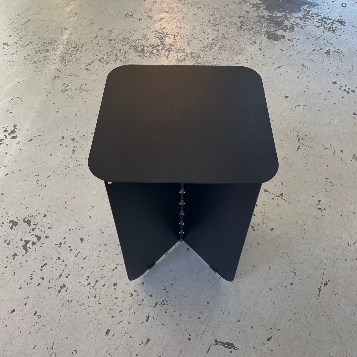 Ausstellungsstück | Beistelltisch Hinge Small