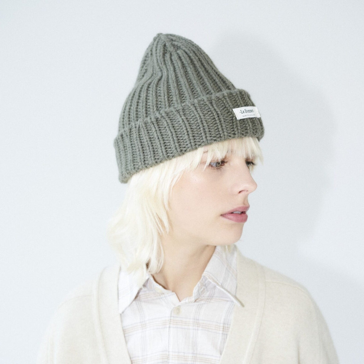 Beanie Logo in der Farbe Croco von Le Bonnet bei Frau Rabe im Concept Store Die Halle