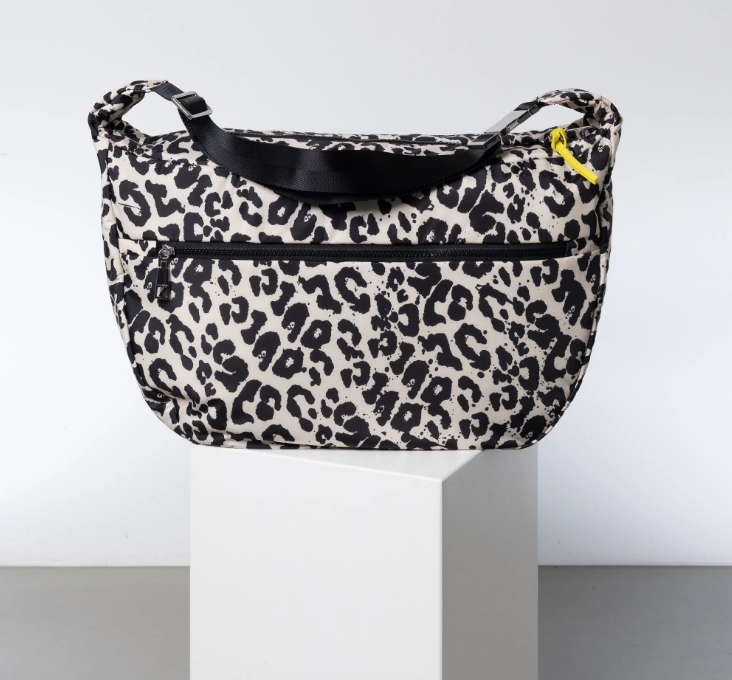 Padded Hip Bag Oversized | Leo Black/Sand