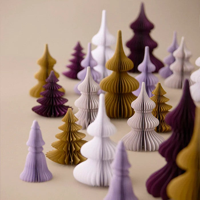 Wabentanne Spruce in 24cm Höhe in der Farbe Frost White von Bungalow bei Frau Rabe im Concept Store Die Halle in Tübingen