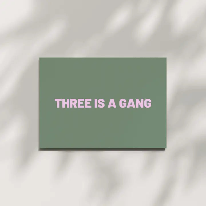 Postkarte aus Holzschliffpappe | THREE IS A GANG