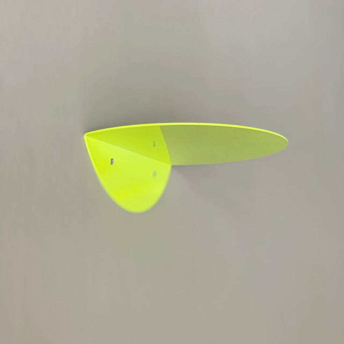 Kolor Wandregal Dot in Neon Gelb bei Frau Rabe im Concept Store Die Halle