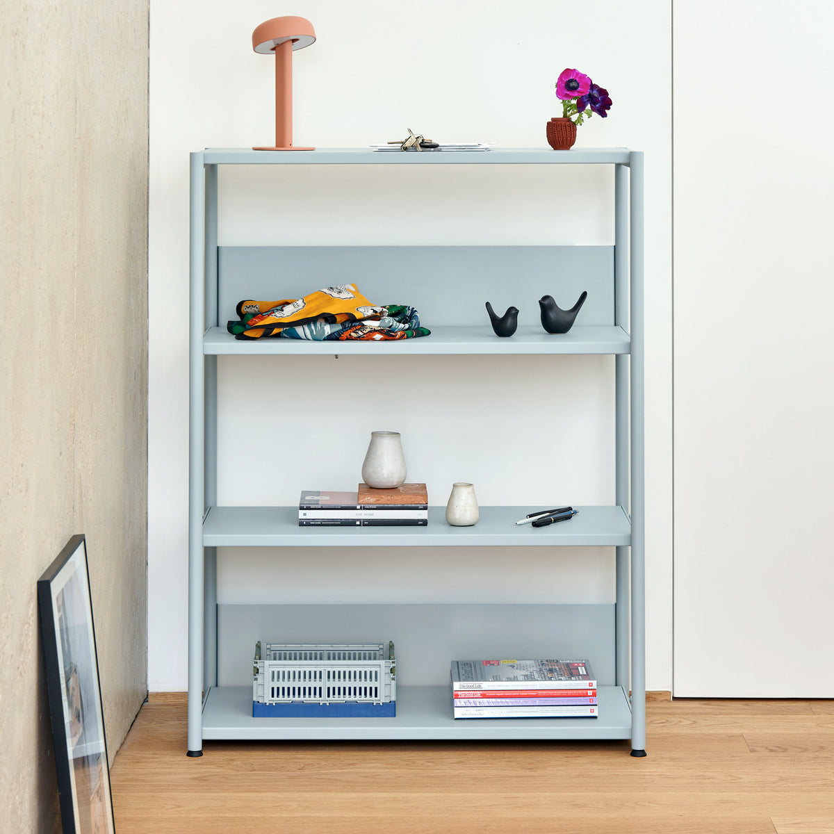 Unit Regal von Tiptoe in pale blue bei Frau Rabe im Concept Store die Halle