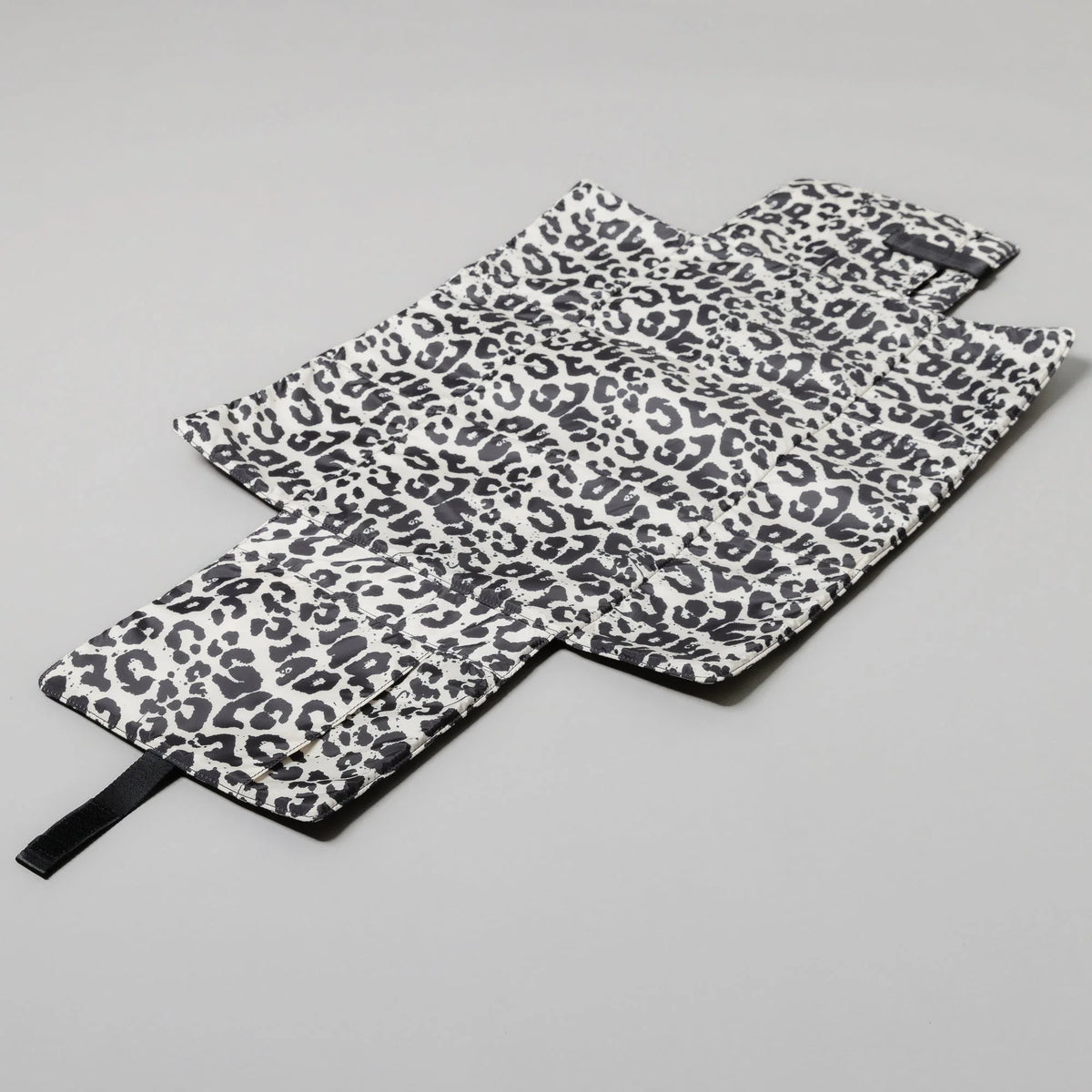 Baby Wickelmatte  | Leo Splashes Leo Black/Sand